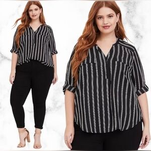 Torrid Stripe Harper Top Blouse Sz 2‎